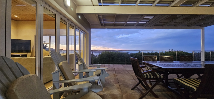 5 Bedroom Property for Sale in Middedorp Western Cape